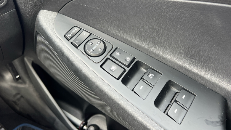 Hyundai Tucson 1.7 CRDi Blue Drive SE 5dr 2WD Diesel Estate